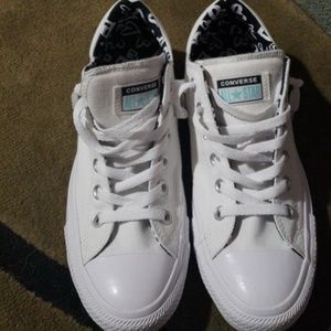 Women's Converse never worn